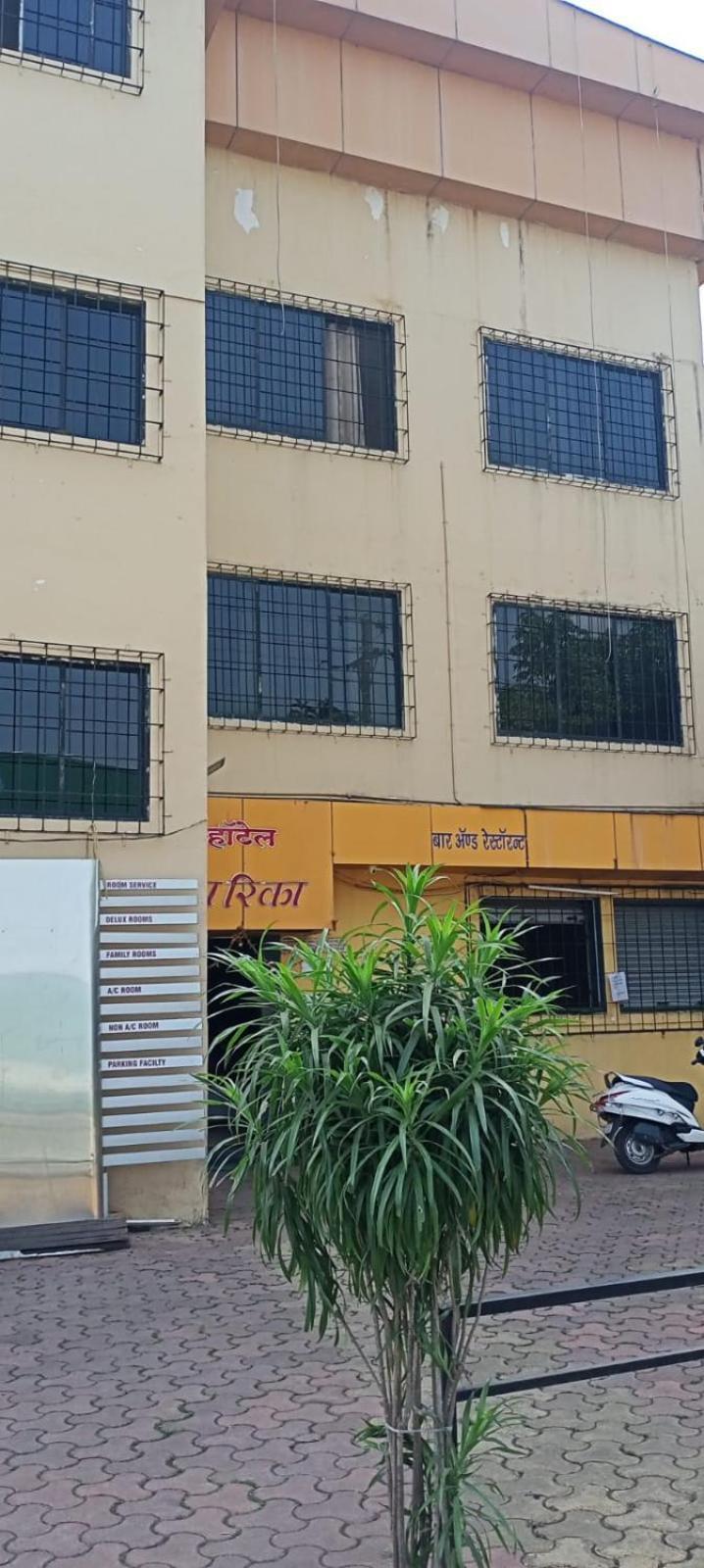 Hotel Sarika Murbād Exterior foto