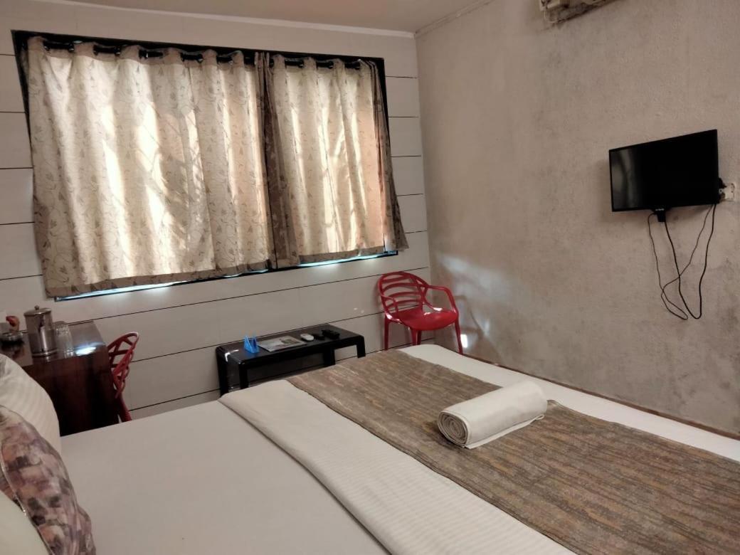 Hotel Sarika Murbād Exterior foto